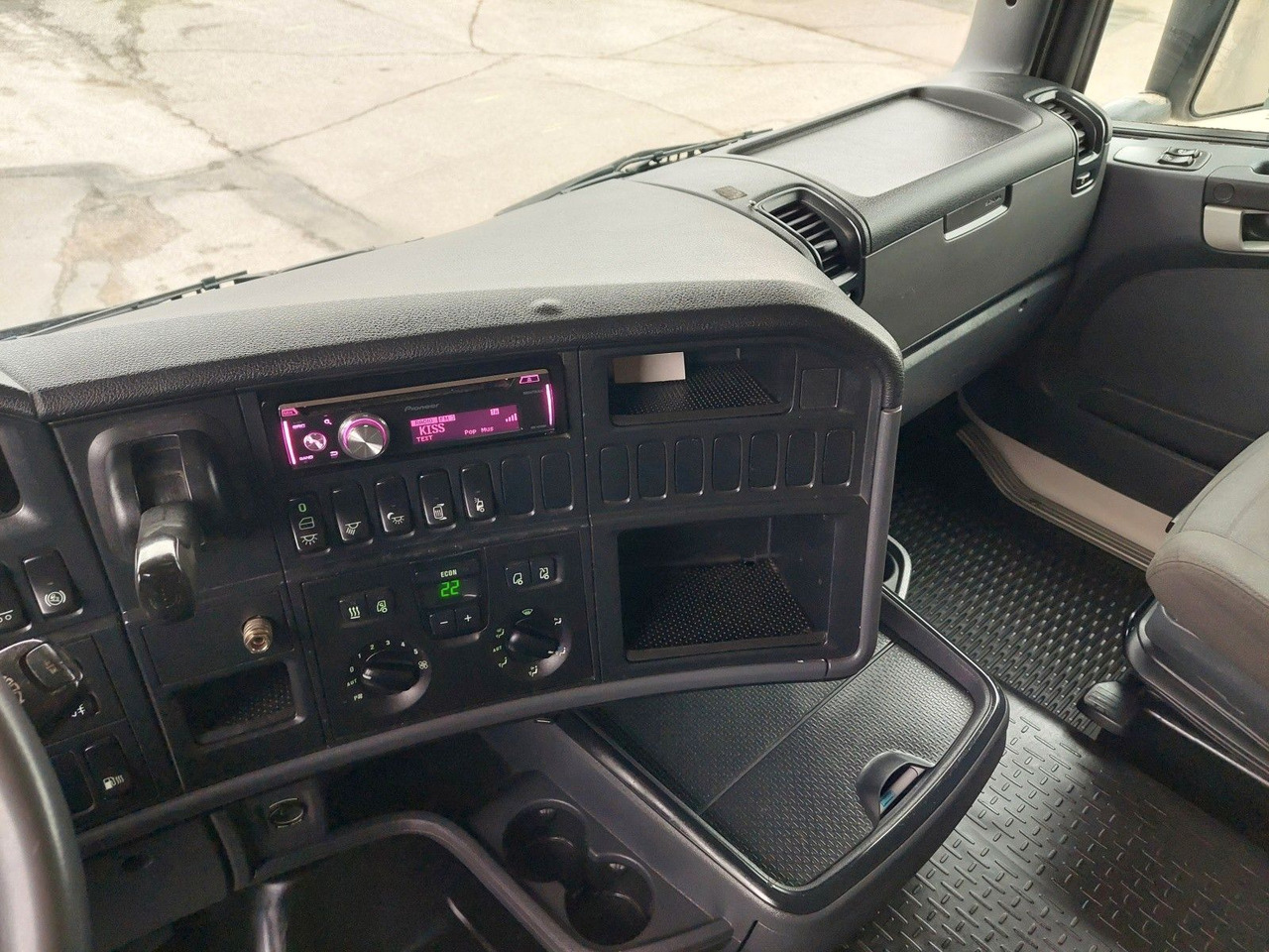 Ťahač Scania R 440 LA6X2/4MNA