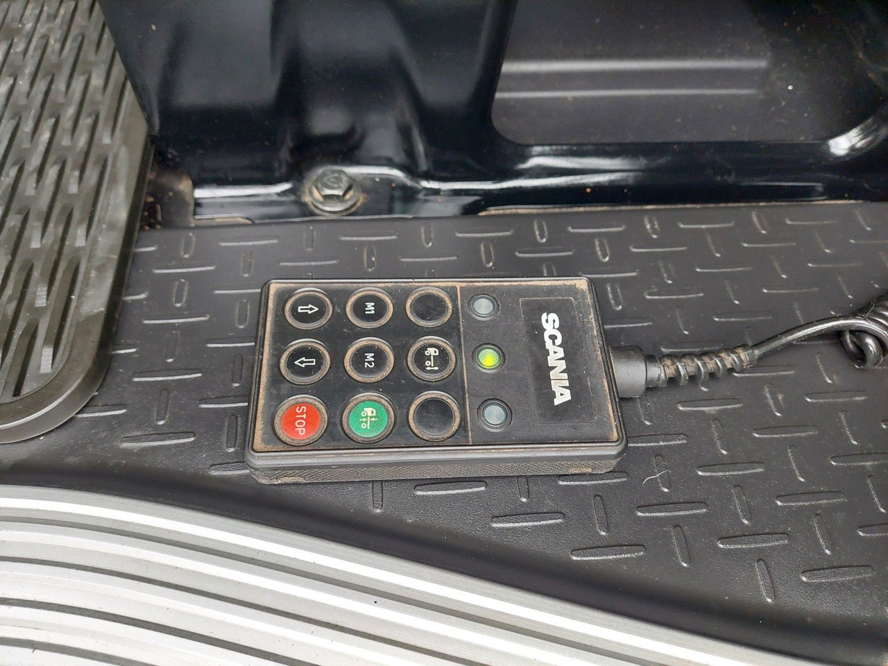 Ťahač Scania R 440 LA6X2/4MNA