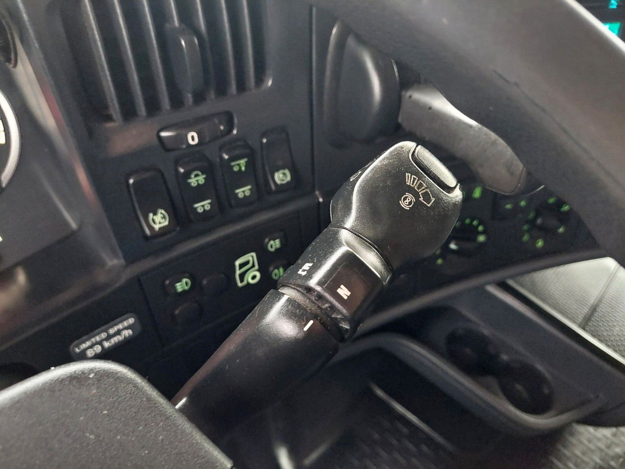 Ťahač Scania R 440 LA6X2/4MNA