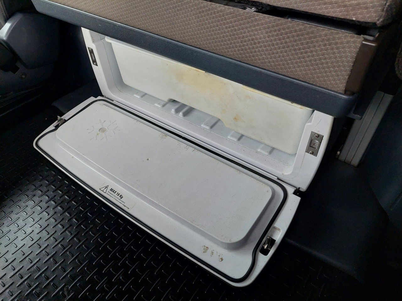 Ťahač Scania R 440 LA6X2/4MNA