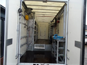 Skříňový nákladní auto IVECO Daily