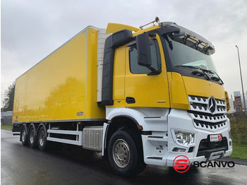 Chladirenské nákladné vozidlo MERCEDES-BENZ Arocs 3251