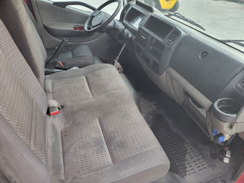 Nissan Cabstar - Kabína a interiér: obrázok 5