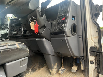 Scania P400 8X4 - Valníkový/ Plošinový nákladný automobil: obrázok 3