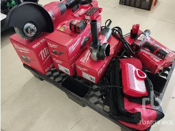 MILWAUKEE Qty of Various Electric Tools ( ... - Nástroj/ Vybavenie: obrázok 1