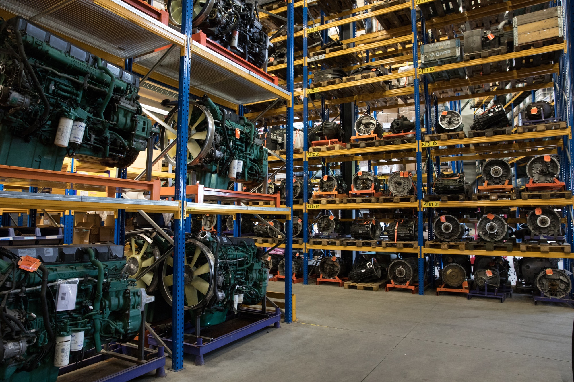 BAS PARTS & TYRES B.V. - Náhradné diely MERCEDES-BENZ - Rok: 2013 undefined: obrázok 1