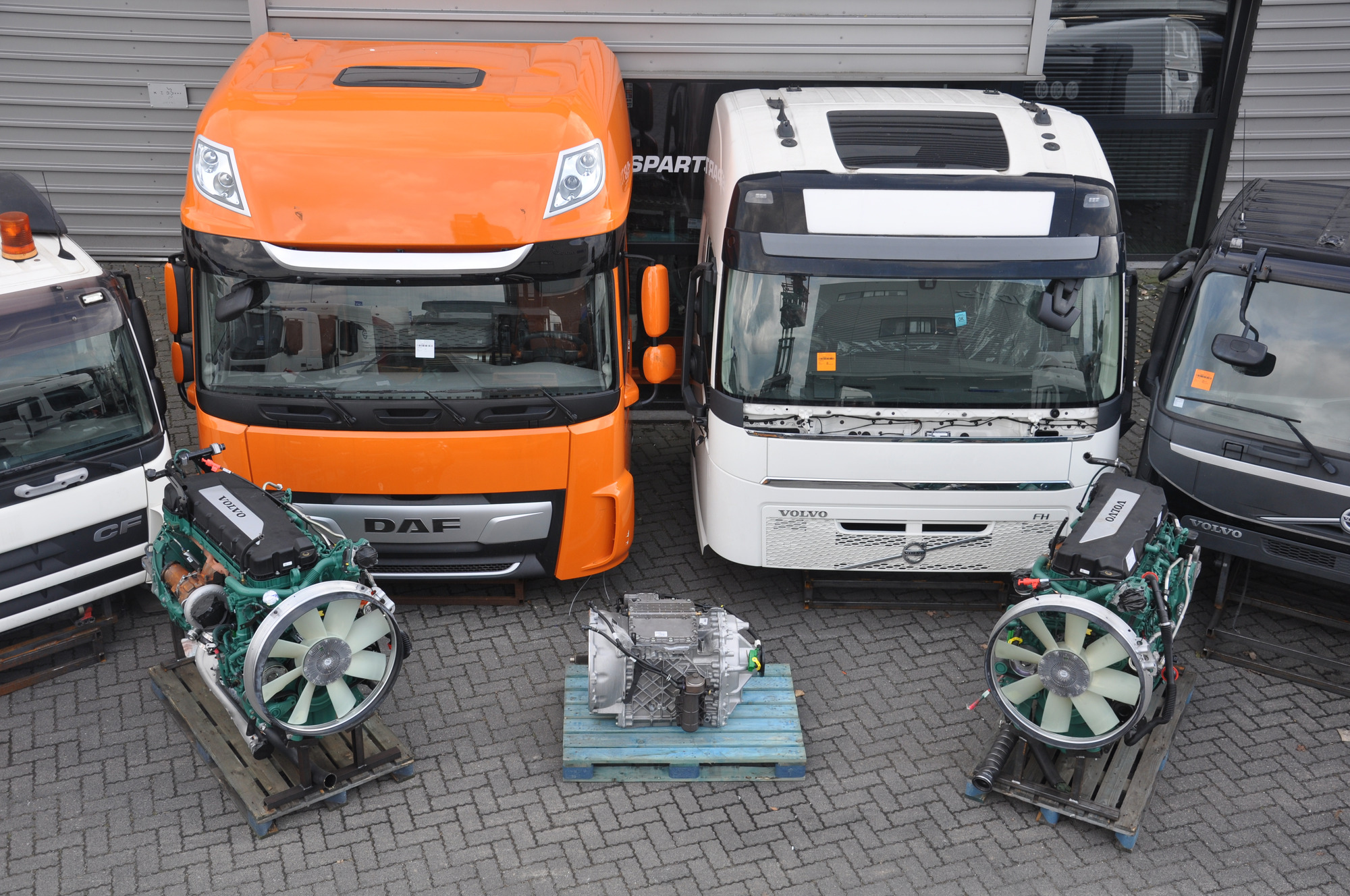 BAS PARTS & TYRES B.V. - Náhradné diely MERCEDES-BENZ - Rok: 2013 undefined: obrázok 13