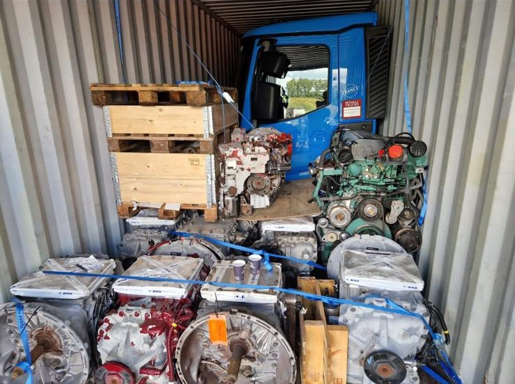 BAS PARTS & TYRES B.V. - Náhradné diely MERCEDES-BENZ - Rok: 2013 undefined: obrázok 9