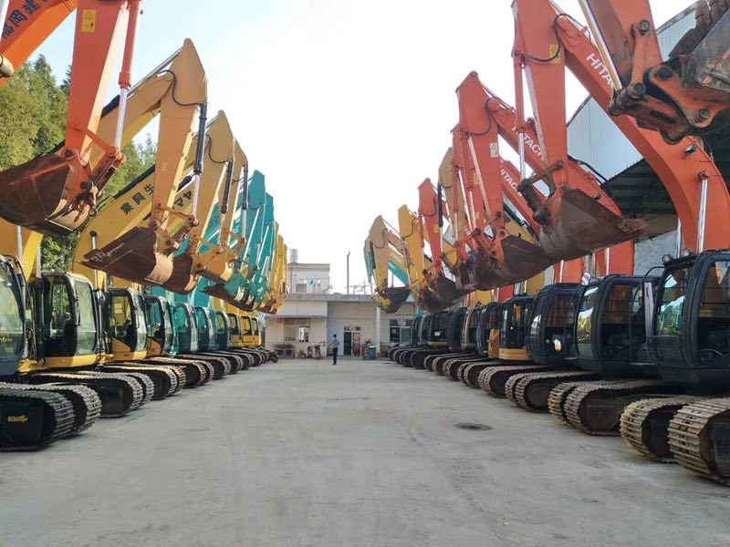 Shanghai Walila Engineering Machinery Co., Ltd. - Stavebné stroje KOMATSU PC130-7 - Euro 4 undefined: obrázok 1