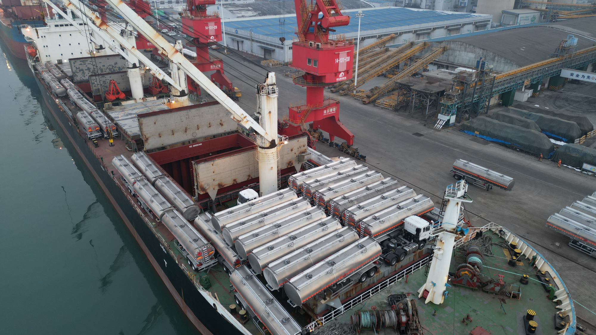 Qingdao Higher Weight Trade Co. LTD - Nákladné autá - nové, Euro 3, nafta undefined: obrázok 2