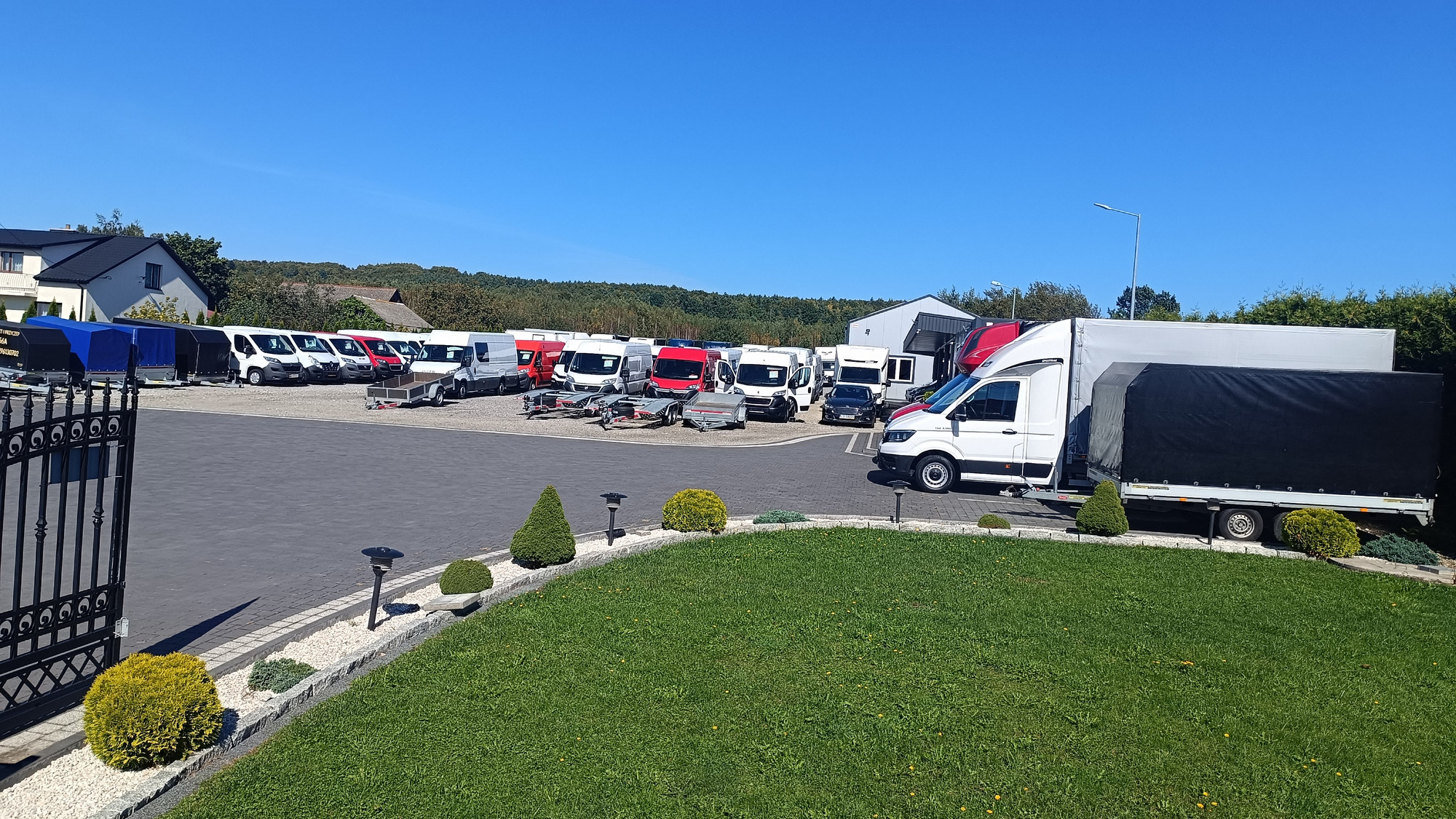 Zbigniew Stachera Przedsiębiorstwo Handlowo Usługowe "PLUS" - Poľnohospodárske stroje undefined: obrázok 1