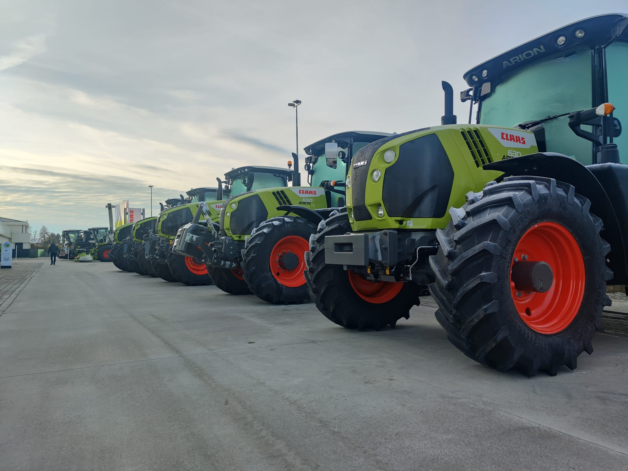 CLAAS Agricoltura S.r.l - Poľnohospodárske stroje FELLA - Rok: 2011 undefined: obrázok 2