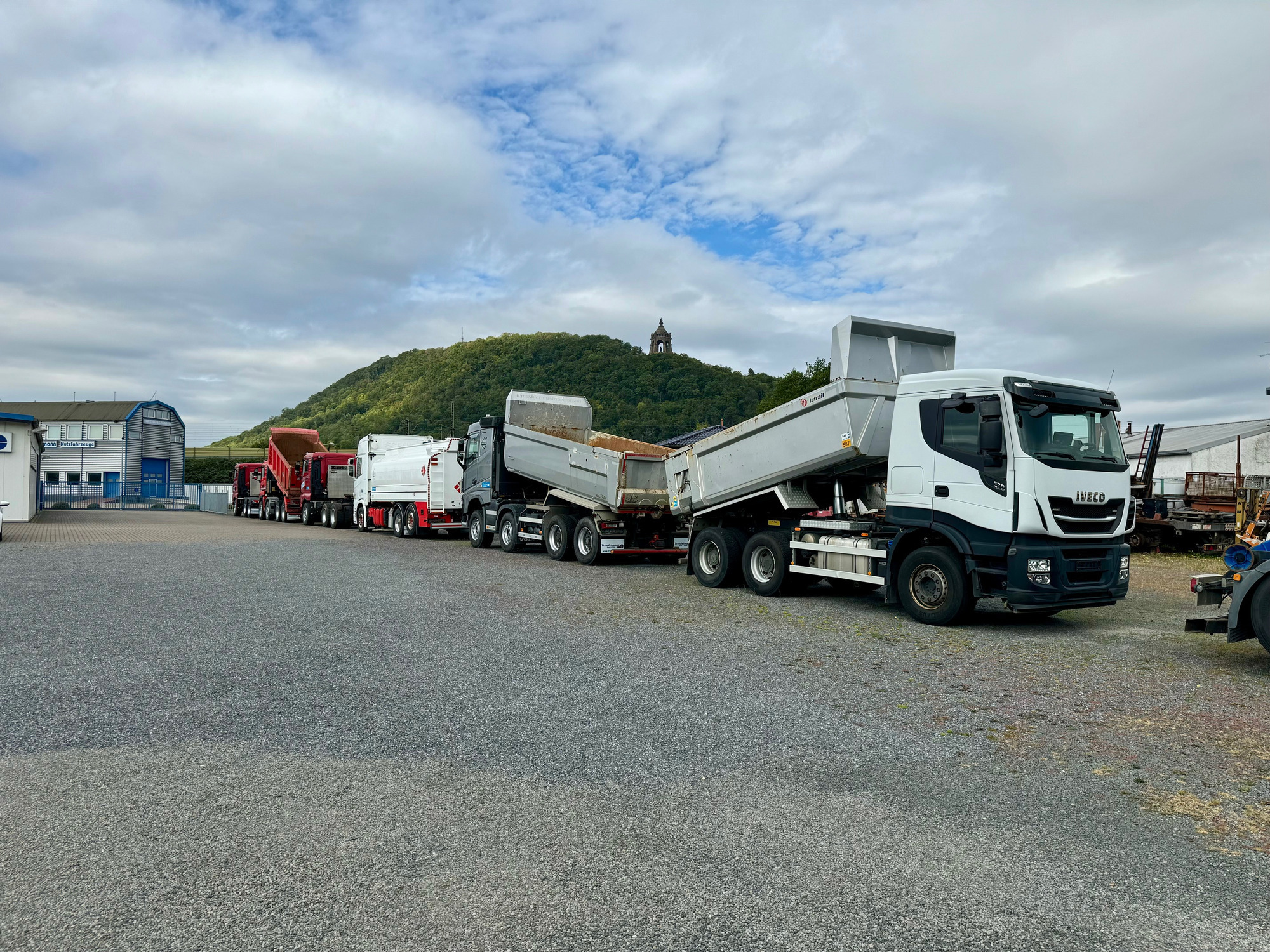 Annette Trendelmann Truck GmbH - Lesné stroje undefined: obrázok 3