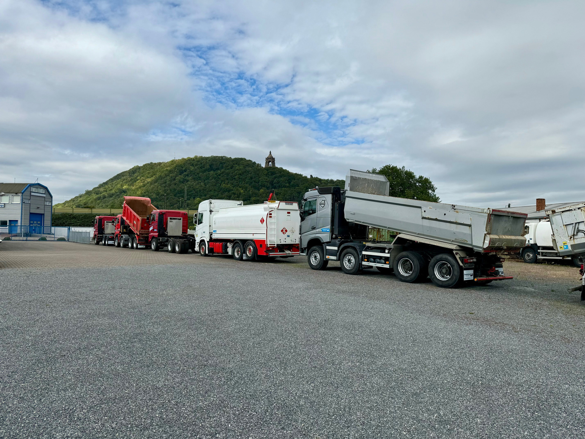 Annette Trendelmann Truck GmbH - Lesné stroje undefined: obrázok 2