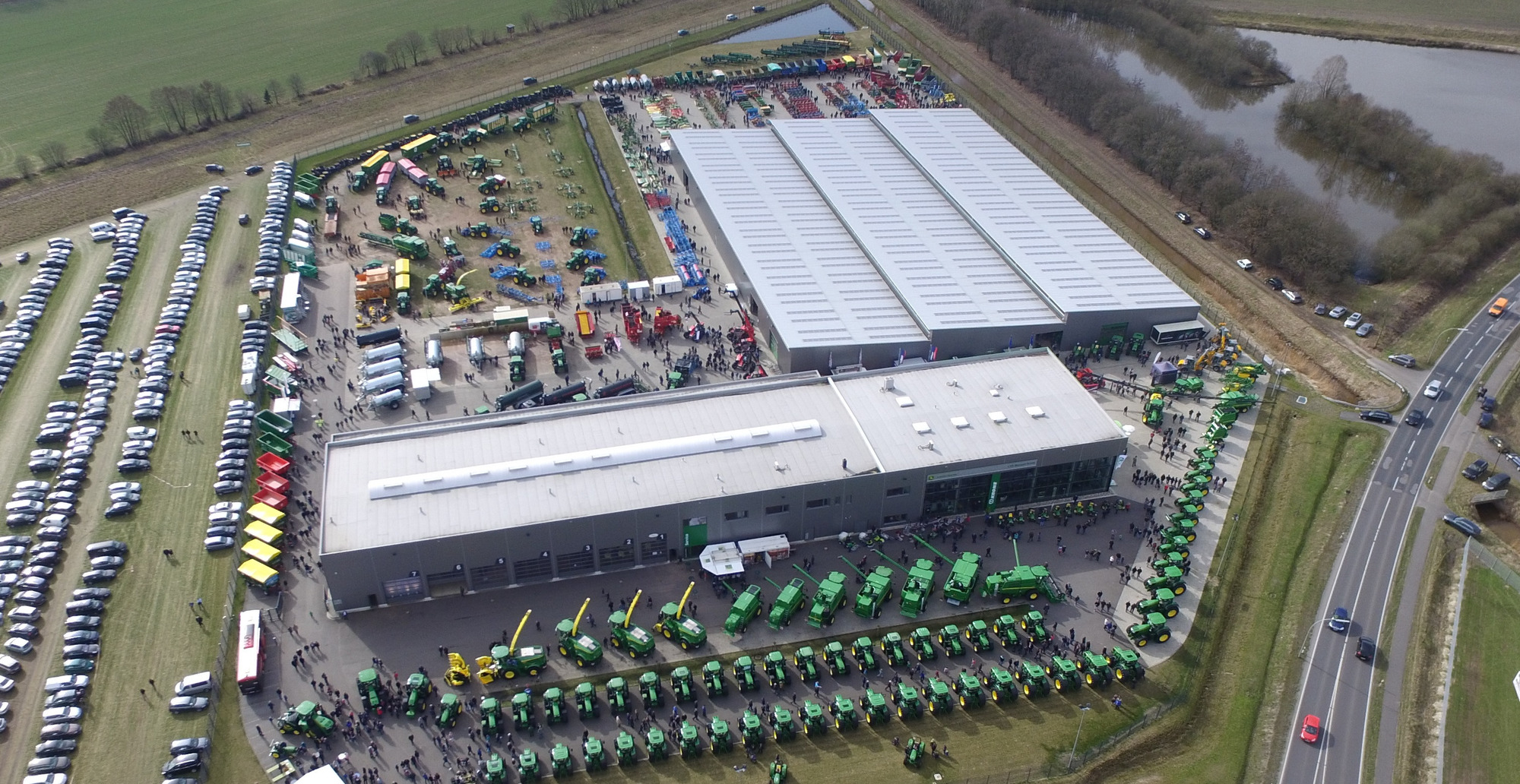 LVD Bernard KRONE GmbH - Poľnohospodárske stroje JOHN DEERE - 4x4 undefined: obrázok 2