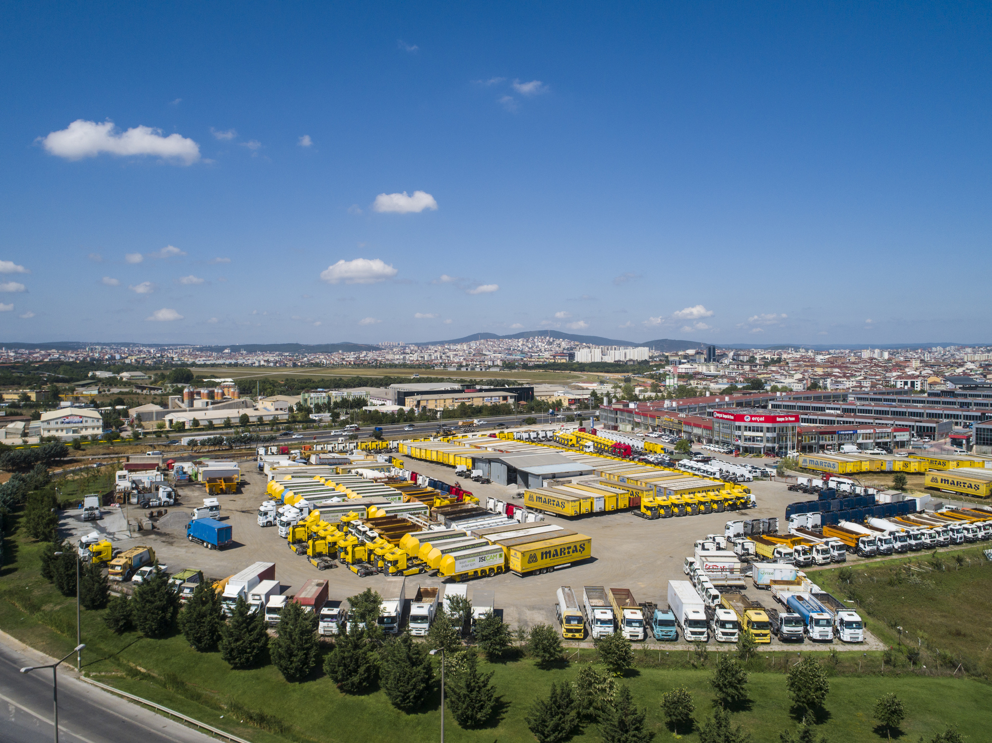 ERCAL TRUCKS - Stavebné stroje - Rok: 2011, Euro 5, nafta, 4-osý undefined: obrázok 1