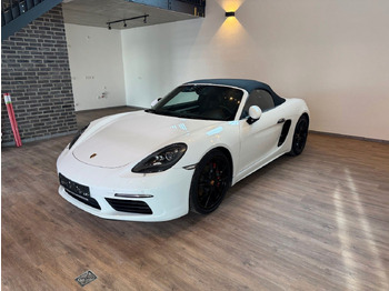 Automobil PORSCHE