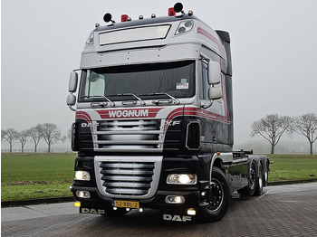 Hákový nosič kontajnerov DAF XF 105 460
