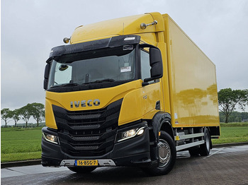 Skříňový nákladní auto IVECO S-WAY
