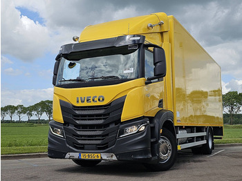 Skříňový nákladní auto IVECO S-WAY