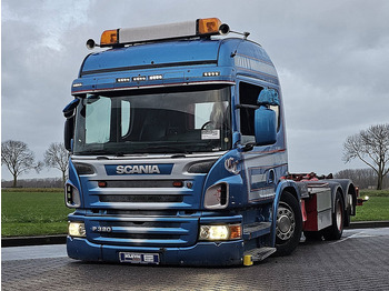 Hákový nosič kontajnerov SCANIA P 320