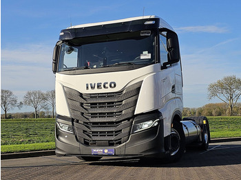 Ťahač IVECO S-WAY