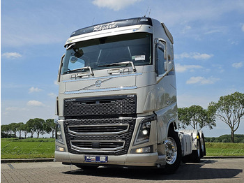 Podvozek s kabinou VOLVO FH 750