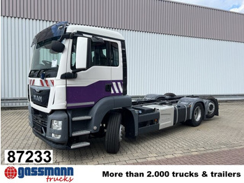 Podvozek s kabinou MAN TGS 26.320