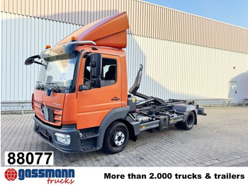 Hákový nosič kontajnerov MERCEDES-BENZ Atego 824