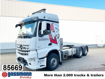 Ťahač MERCEDES-BENZ Arocs 3351
