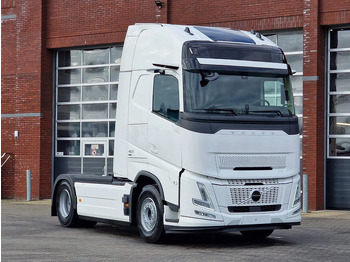 Ťahač VOLVO FH13 500