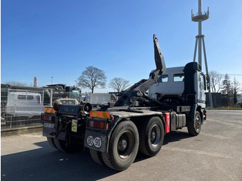 Interior photo 2: Hákový nosič kontajnerov Mercedes Actros 2631
