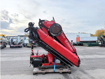 Auto s hydraulickou rukou