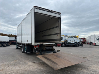 Chladirenské nákladné vozidlo Volvo FM330 6x2*4 Carrier Supra 1050 Nordic: obrázok 5 Chladirenské nákladné vozidlo Volvo FM330 6x2*4 Carrier Supra 1050 Nordic: obrázok 5