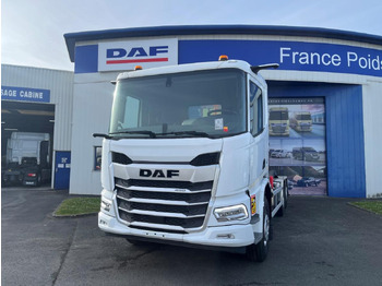 Hákový nosič kontajnerov DAF XD 450