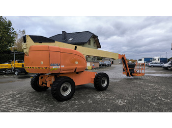 Teleskopická plošina JLG