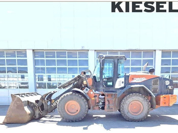 Kolesový nakladač HITACHI ZW180