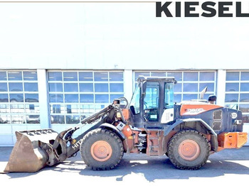 Kolesový nakladač HITACHI ZW180