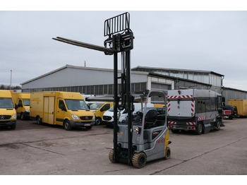 Závesný vysokozdvižný vozík STILL RX20