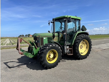 Traktor JOHN DEERE 6200