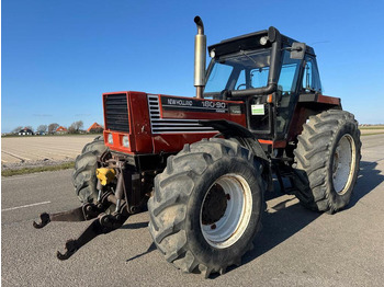 Traktor NEW HOLLAND