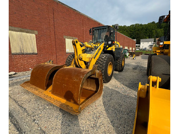Kolesový nakladač KOMATSU WA320-8