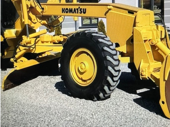Zrovnávač Komatsu GD530A mit 5-Zahn Heckaufreißer: obrázok 2