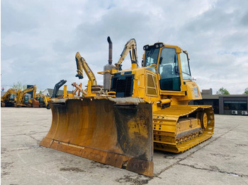 Buldozér CATERPILLAR D6