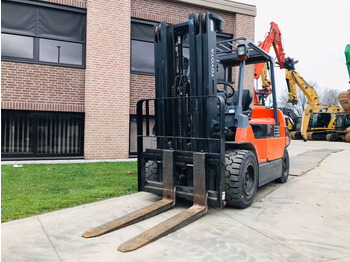 Elektrický vysokozdvižný vozík TOYOTA