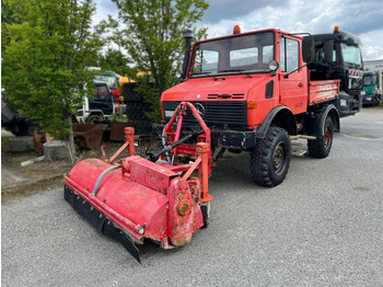 Sklápač UNIMOG