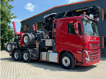 Nákladné vozidlo na prepravu dreva VOLVO FH