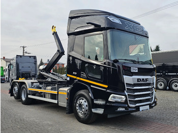 Hákový nosič kontajnerov DAF XD 450