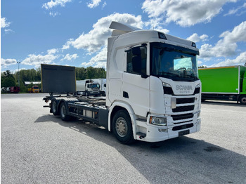 Podvozek s kabinou SCANIA R 500