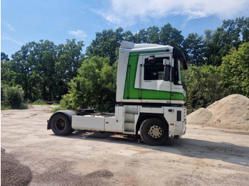 Ťahač RENAULT Magnum 440
